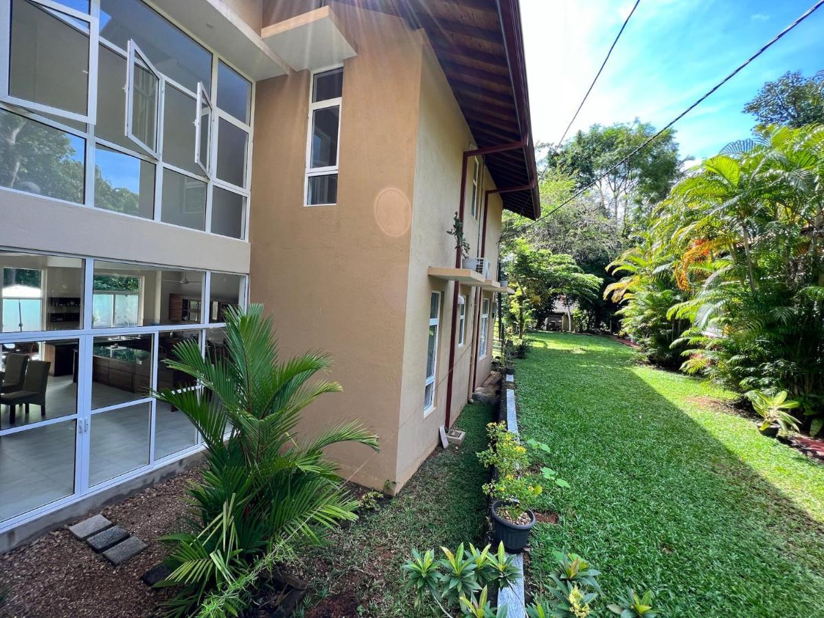 Вилла Siri Tropical Retreat Хиккадува Экстерьер фото